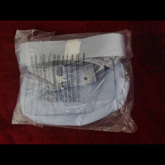 NEW LULULEMON EVERYWHERE BELT BAG 1L EBB PASTEL BLUE - Picture 6 of 12